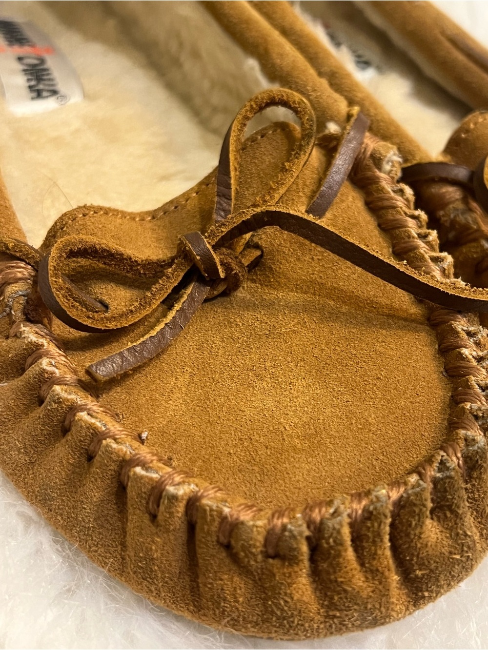 Minnetonka Chestnut/Brown Suede Moccasins with Leather Bow size 7